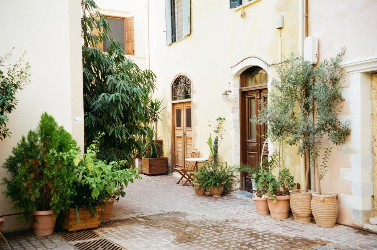 White Houses In The Heart Of Chania Chania  Exterior foto